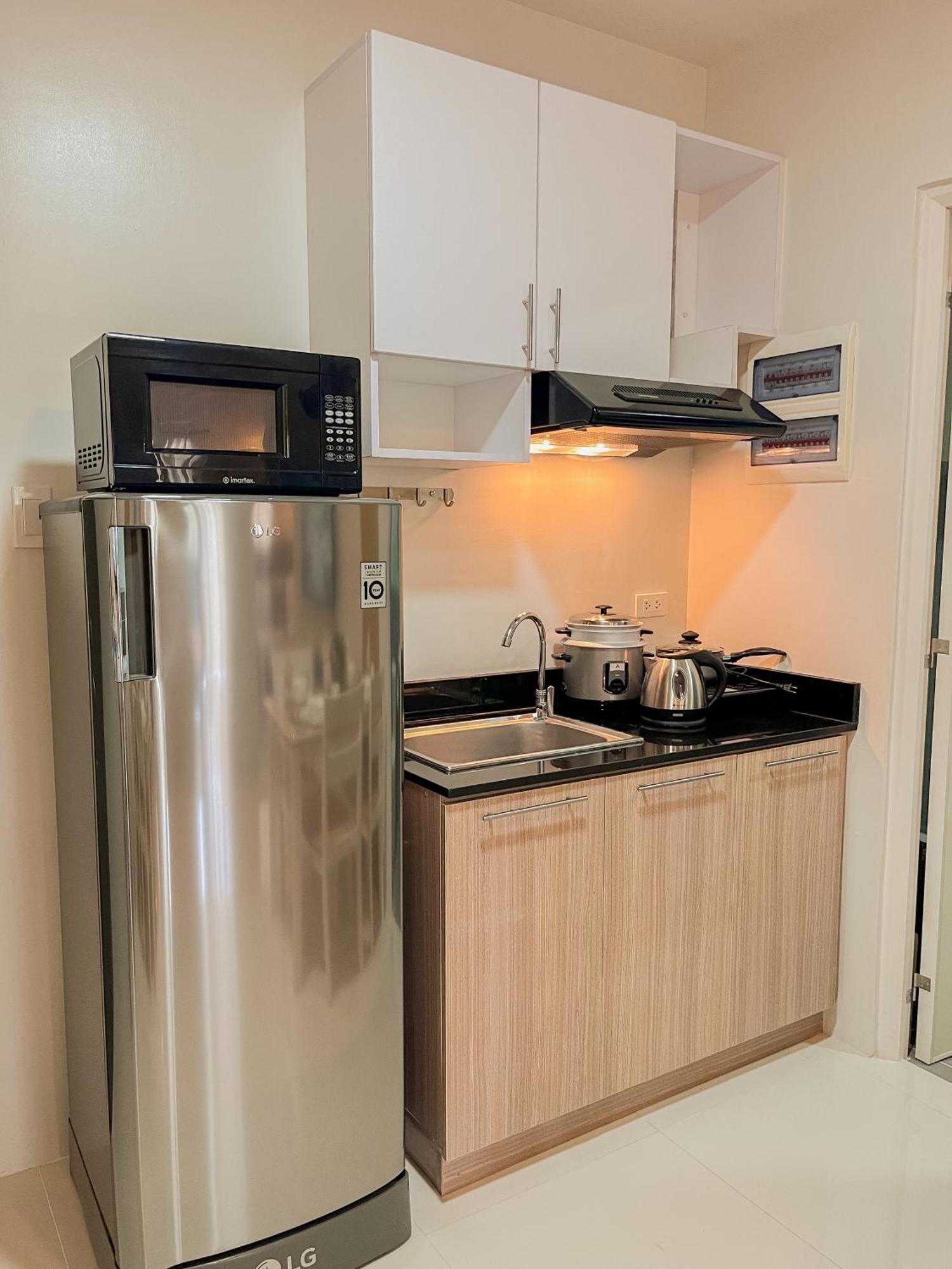 2 Bedroom And Studio Apartments With Private Pool And Gym In Vista Manors Verdant بويرتو برينسيسا المظهر الخارجي الصورة