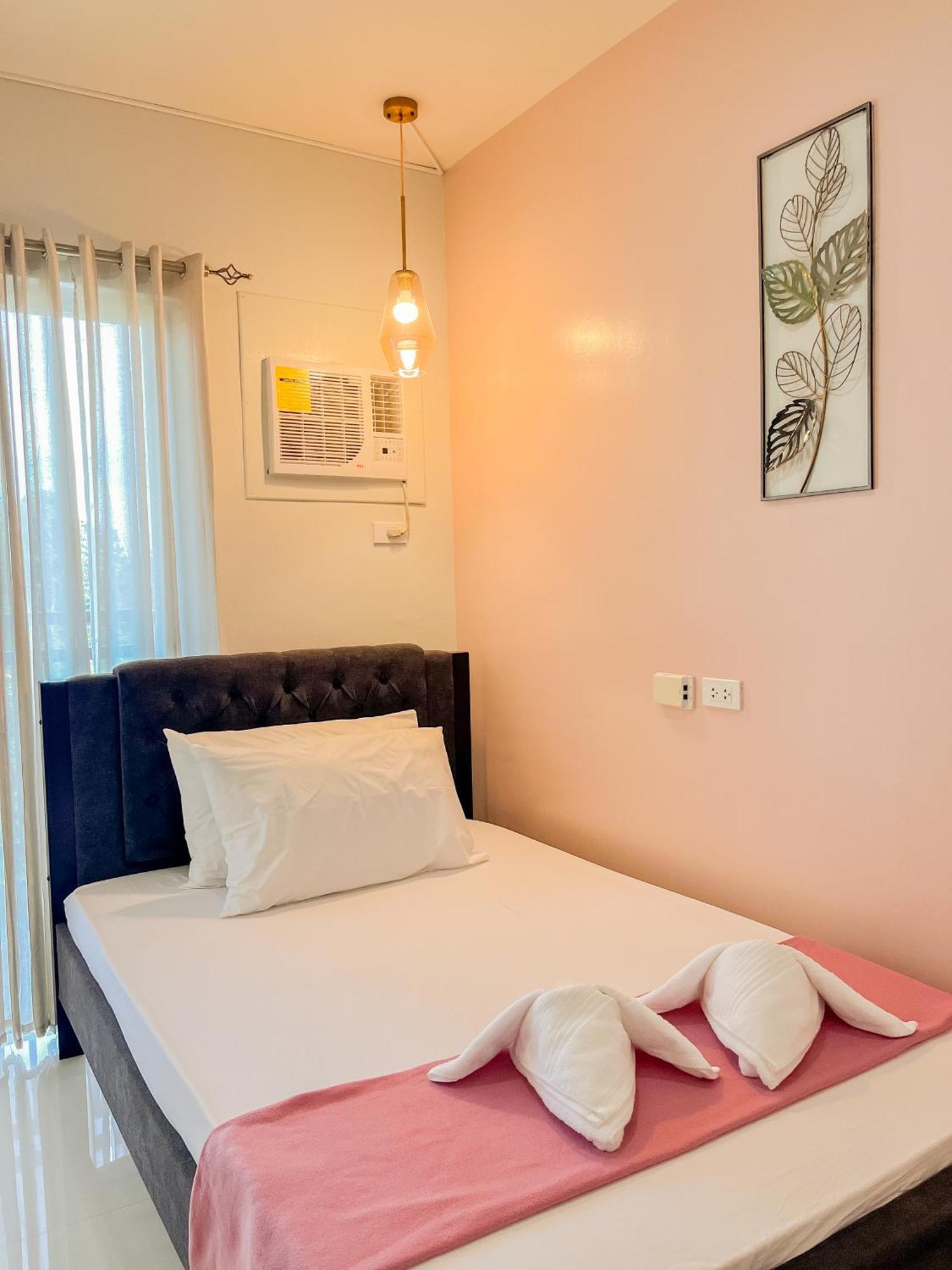 2 Bedroom And Studio Apartments With Private Pool And Gym In Vista Manors Verdant بويرتو برينسيسا المظهر الخارجي الصورة