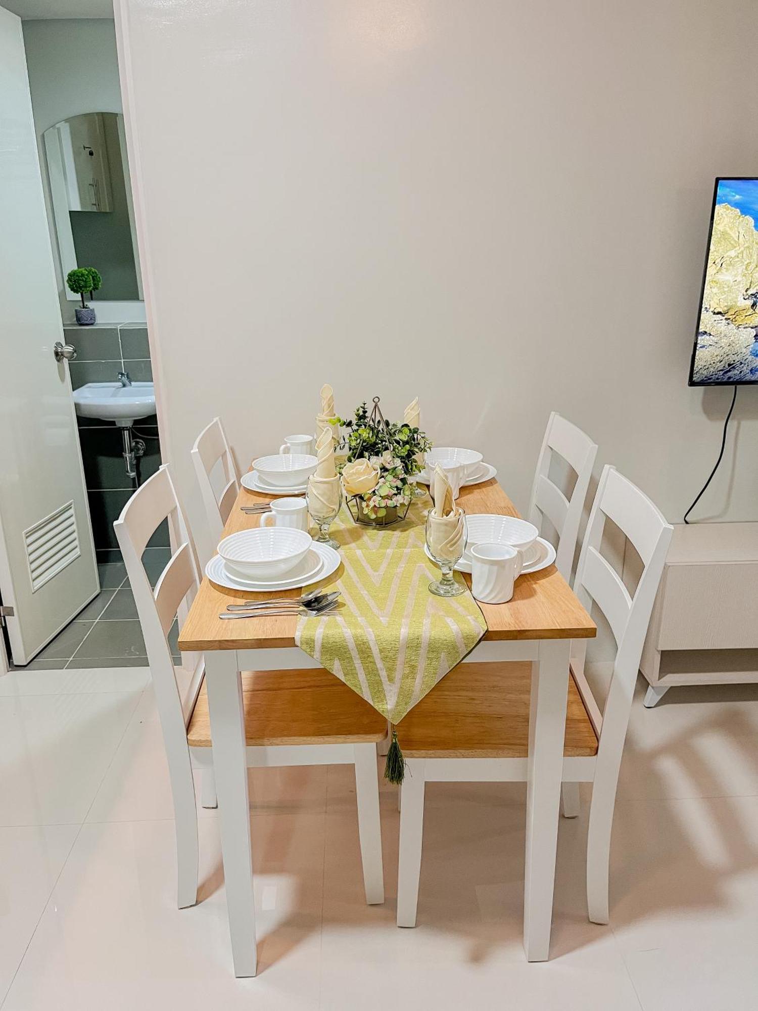 2 Bedroom And Studio Apartments With Private Pool And Gym In Vista Manors Verdant بويرتو برينسيسا المظهر الخارجي الصورة