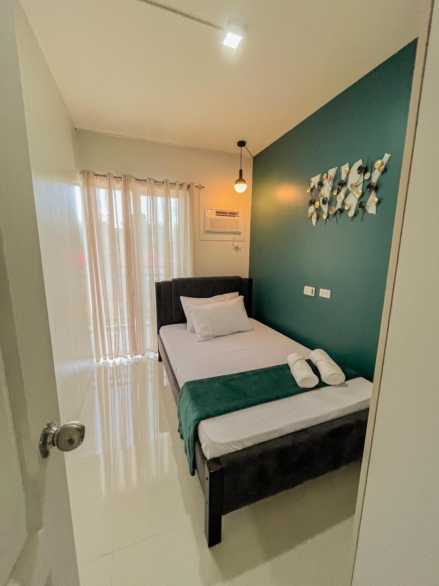 2 Bedroom And Studio Apartments With Private Pool And Gym In Vista Manors Verdant بويرتو برينسيسا المظهر الخارجي الصورة