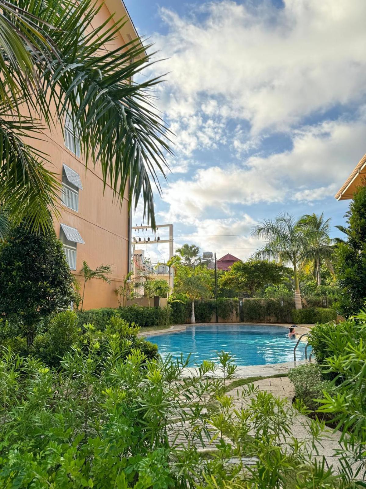 2 Bedroom And Studio Apartments With Private Pool And Gym In Vista Manors Verdant بويرتو برينسيسا المظهر الخارجي الصورة