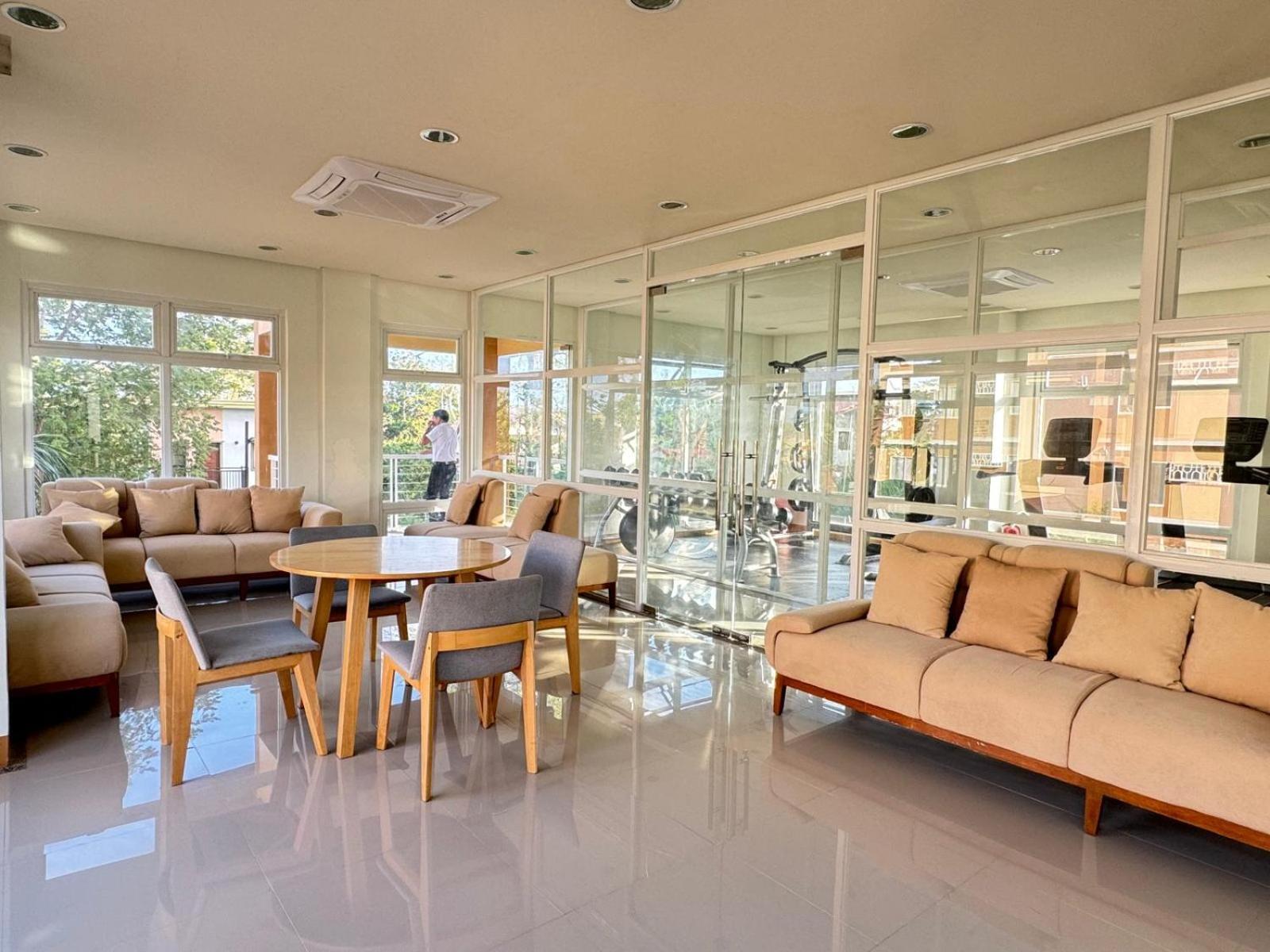 2 Bedroom And Studio Apartments With Private Pool And Gym In Vista Manors Verdant بويرتو برينسيسا المظهر الخارجي الصورة