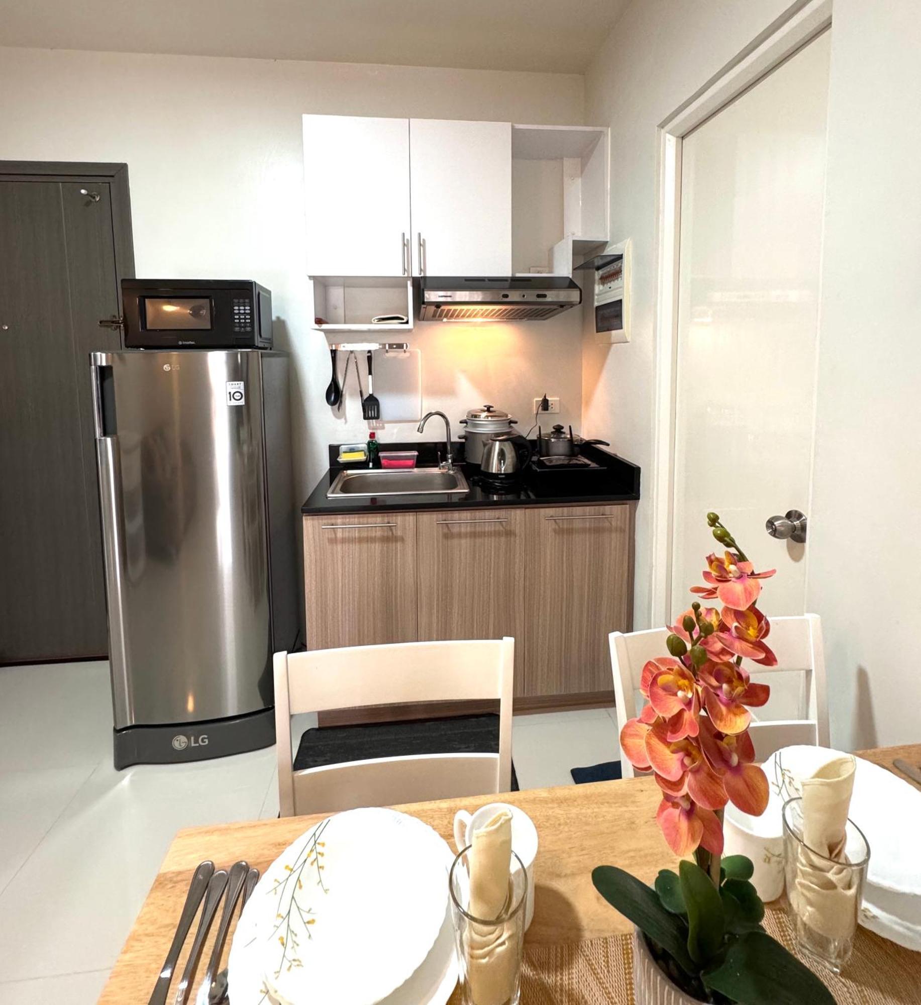 2 Bedroom And Studio Apartments With Private Pool And Gym In Vista Manors Verdant بويرتو برينسيسا المظهر الخارجي الصورة